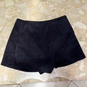 Charcoal SEEK suede skort
